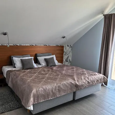 Apartamentczarna Gora Livigno 36 Apartment *