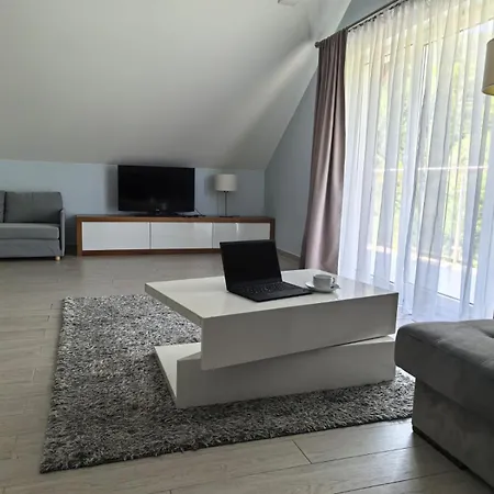 Apartamentczarna Gora Livigno 36 *